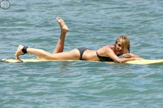 Cameron Diaz feet photo thumbnail