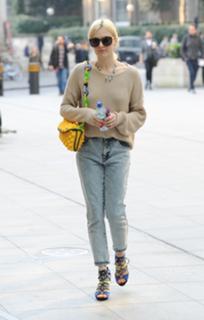Fearne Cotton feet photo thumbnail