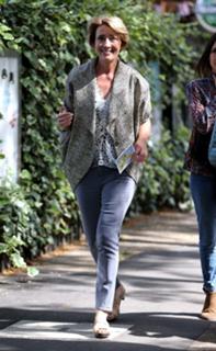 Emma Thompson feet photo thumbnail
