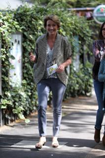 Emma Thompson feet photo thumbnail