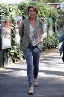 Emma Thompson feet photo thumbnail