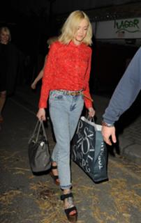 Fearne Cotton feet photo thumbnail