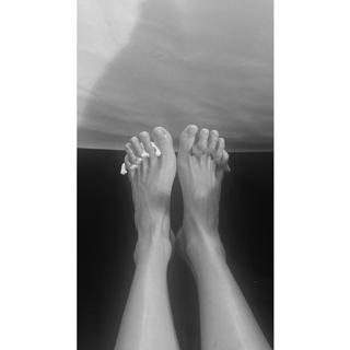 Doutzen Kroes feet photo thumbnail