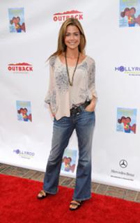 Denise Richards feet photo thumbnail