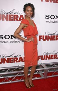 Zoe Saldana feet photo thumbnail