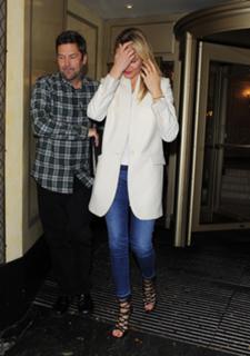 Cameron Diaz feet photo thumbnail