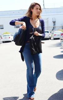 Jessica Alba feet photo thumbnail