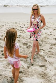 Virginia Madsen feet photo thumbnail