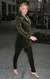 Virginia Madsen feet photo thumbnail