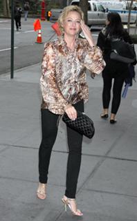 Virginia Madsen feet photo thumbnail