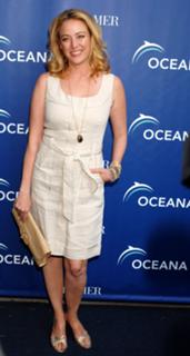 Virginia Madsen feet photo thumbnail