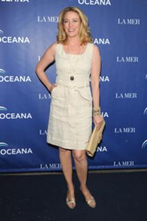 Virginia Madsen feet photo thumbnail