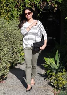 Jenna Dewan feet photo thumbnail