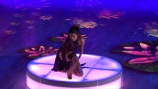 Selena Gomez feet photo thumbnail