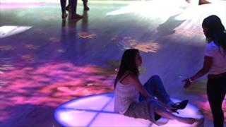 Selena Gomez feet photo thumbnail