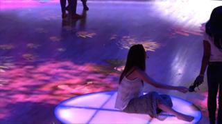 Selena Gomez feet photo thumbnail