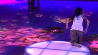 Selena Gomez feet photo thumbnail