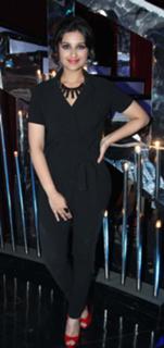 Parineeti Chopra feet photo thumbnail