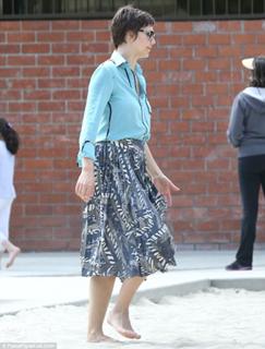Maggie Gyllenhaal feet photo thumbnail