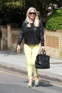 Denise Van Outen feet photo thumbnail