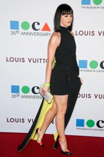 Katy Perry feet photo thumbnail