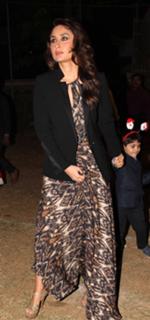 Kareena Kapoor feet photo thumbnail