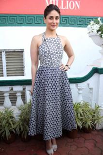 Kareena Kapoor feet photo thumbnail