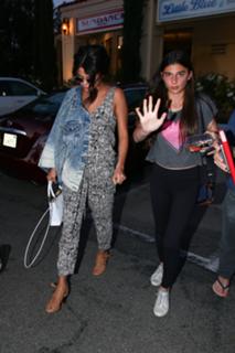 Selena Gomez feet photo thumbnail
