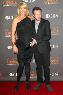 Jenna Elfman feet photo thumbnail