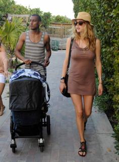 Doutzen Kroes feet photo thumbnail