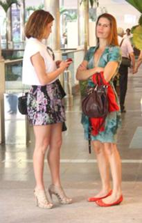 Deborah Secco feet photo thumbnail
