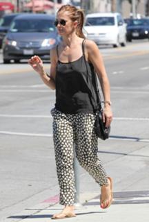 Minka Kelly feet photo thumbnail