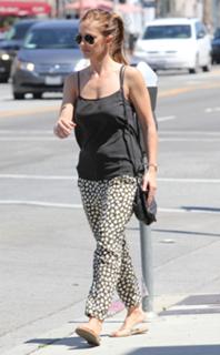 Minka Kelly feet photo thumbnail