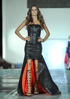 Izabel Goulart feet photo thumbnail