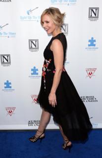 Kristen Bell feet photo thumbnail