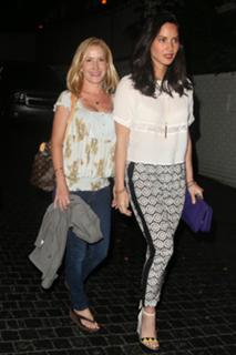 Olivia Munn feet photo thumbnail