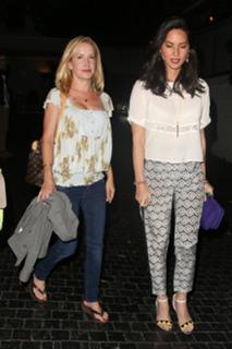Olivia Munn feet photo thumbnail