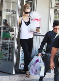 Kate Hudson feet photo thumbnail