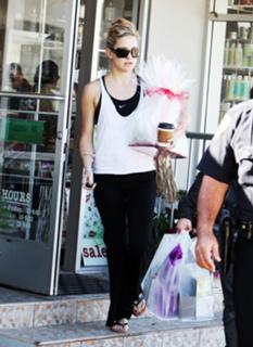 Kate Hudson feet photo thumbnail