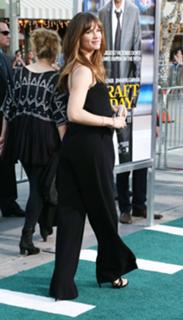 Jennifer Garner feet photo thumbnail