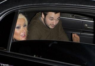 Christina Aguilera feet photo thumbnail