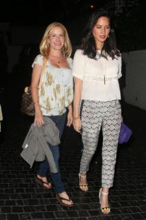 Angela Kinsey feet photo thumbnail