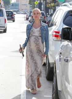 Kristin Cavallari feet photo thumbnail