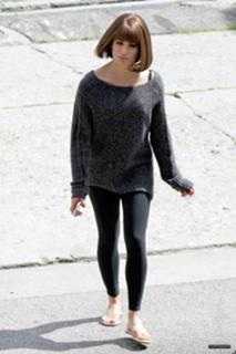 Lea Michele feet photo thumbnail