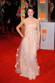 Shailene Woodley feet photo thumbnail