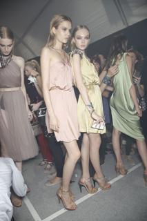 Josephine Skriver feet photo thumbnail