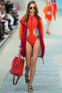 Josephine Skriver feet photo thumbnail