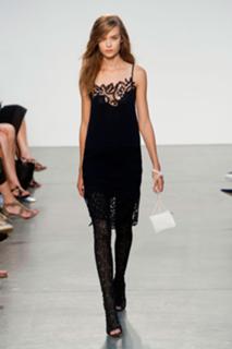 Josephine Skriver feet photo thumbnail