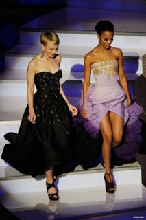 Zoe Saldana feet photo thumbnail