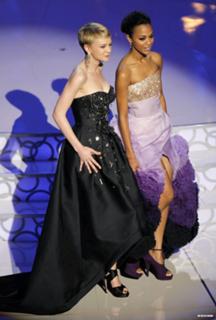 Zoe Saldana feet photo thumbnail
